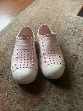 Size 13 Native Jefferson Slip-On Sneakers in Light Pink
